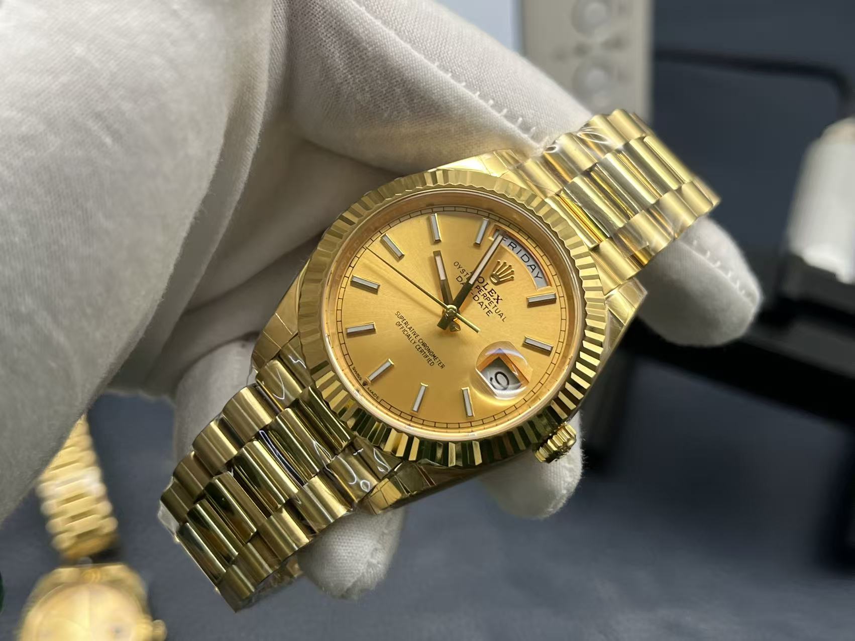 136RL12L Popular Watches