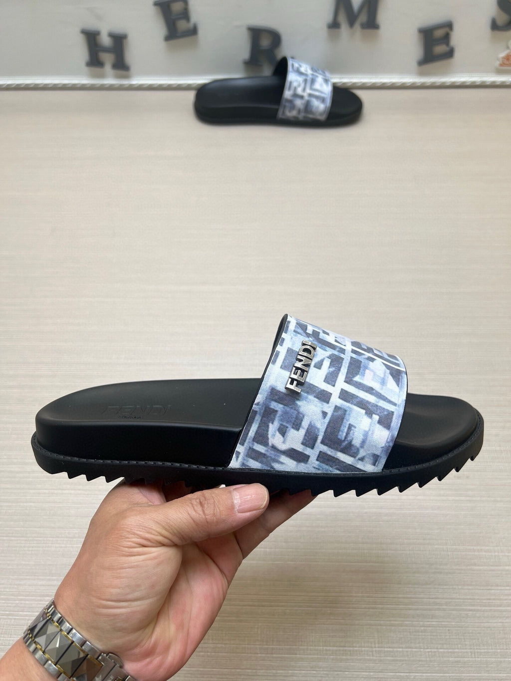 54F15Z Popular slippers