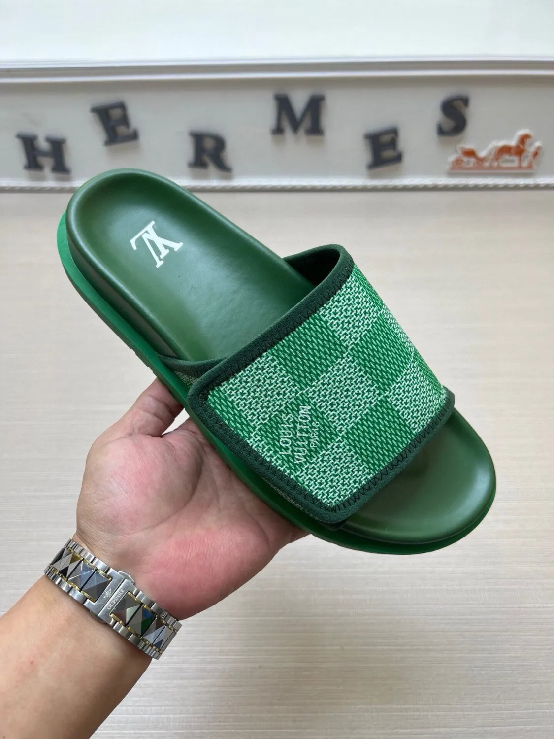 5LE208Z Popular Slippers