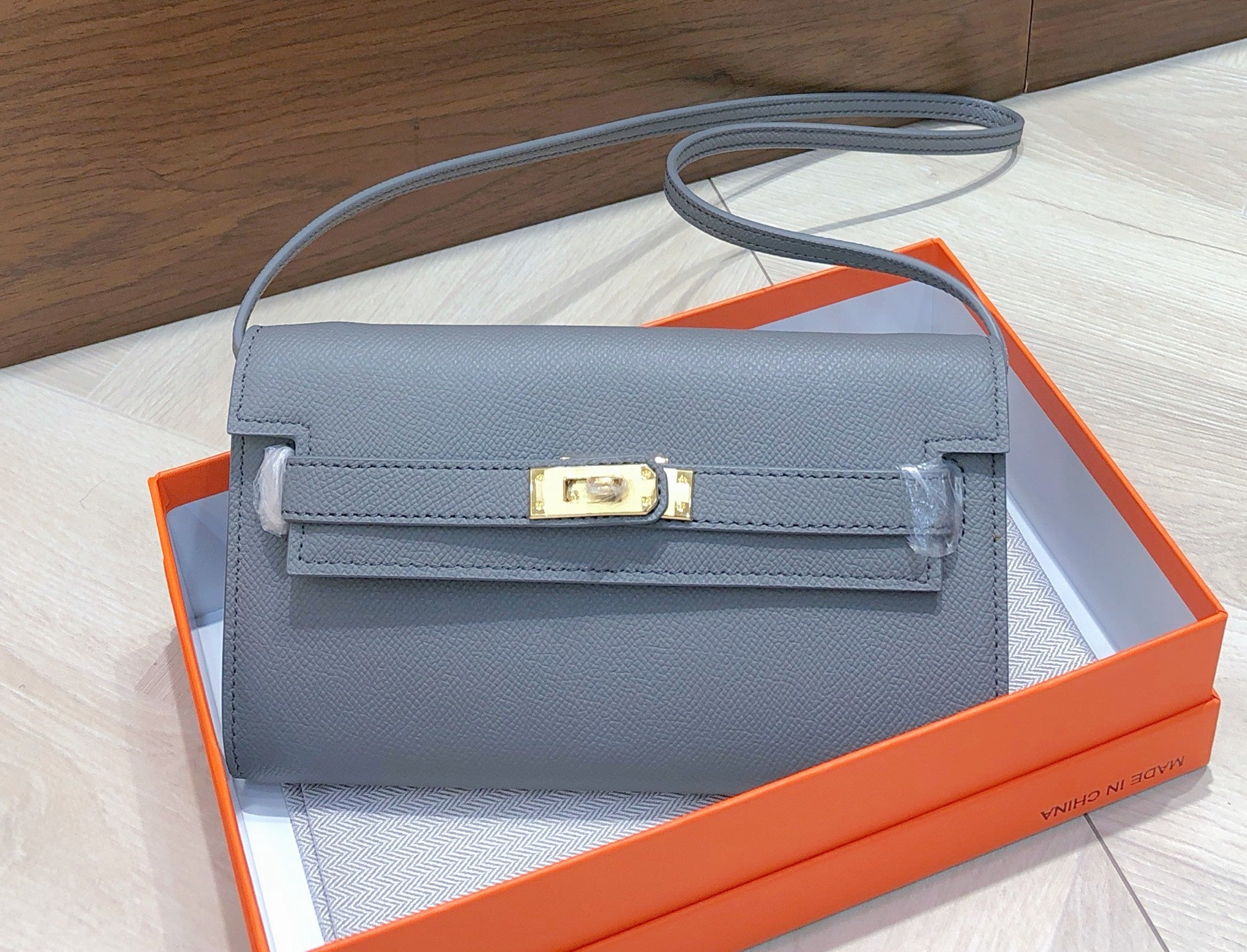 B1X66H11 Popular high-quality leather bag