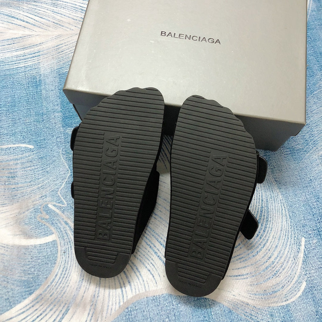 14J192Z Popular Slippers