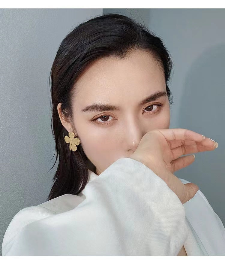 14J706E Popular Earrings