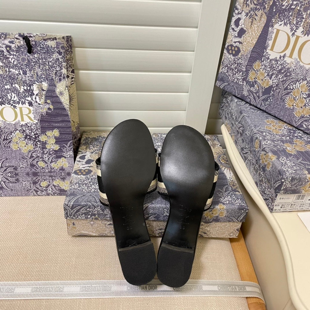 14D64Z Popular sandals
