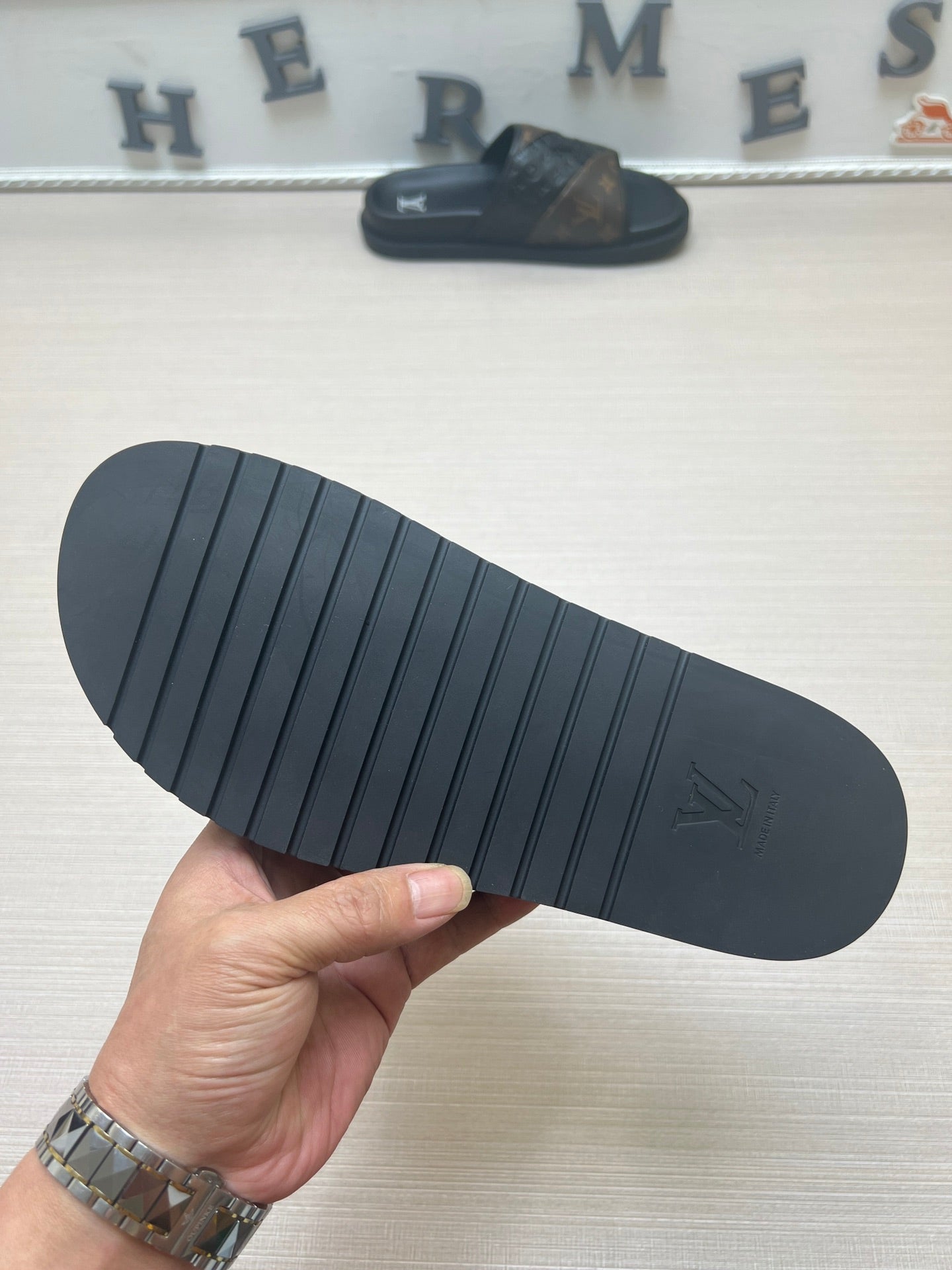 54E2Z Popular slippers