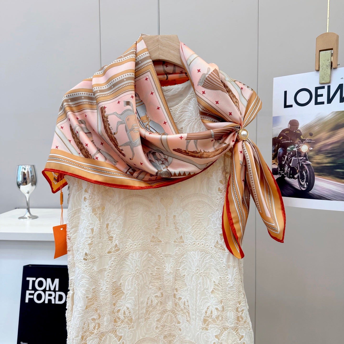 136NH4W Popular Silk Scarve