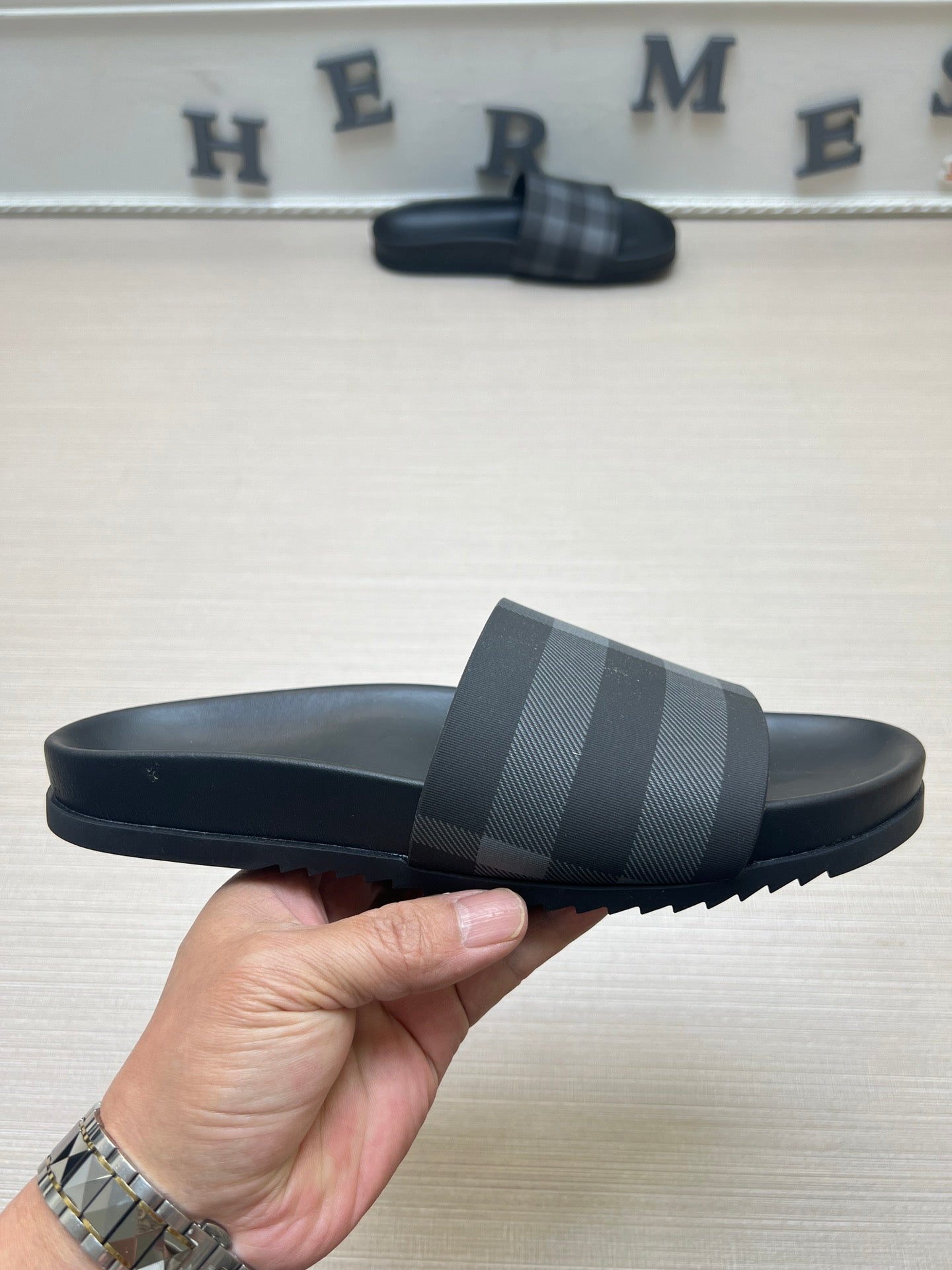 54R119Z Popular slippers