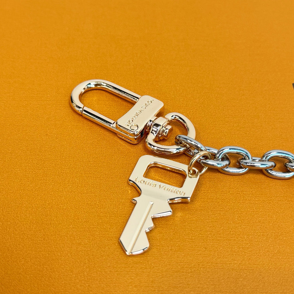 35QE34A Popular bag 's charms accessories