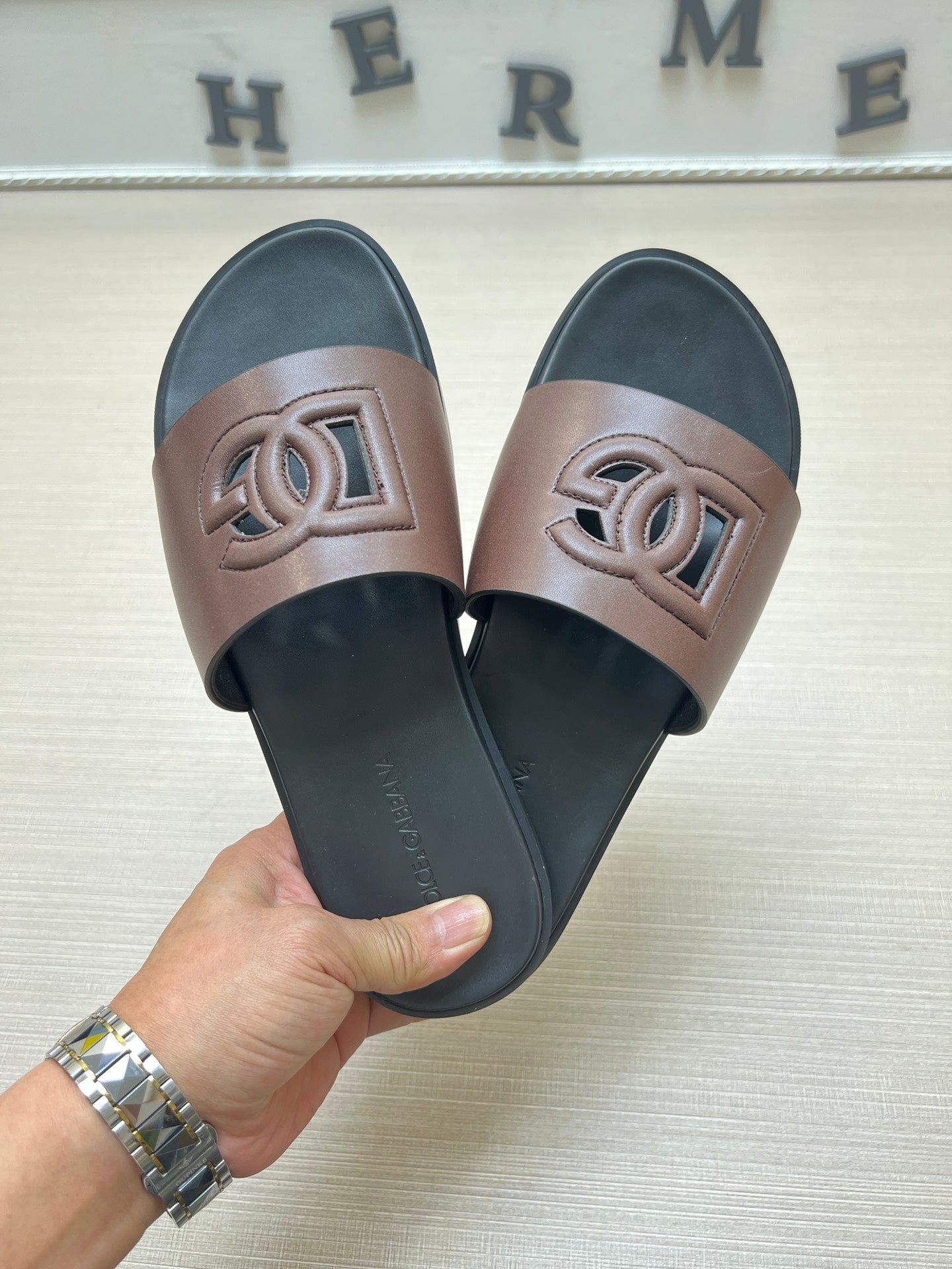 54A63Z Popular slippers