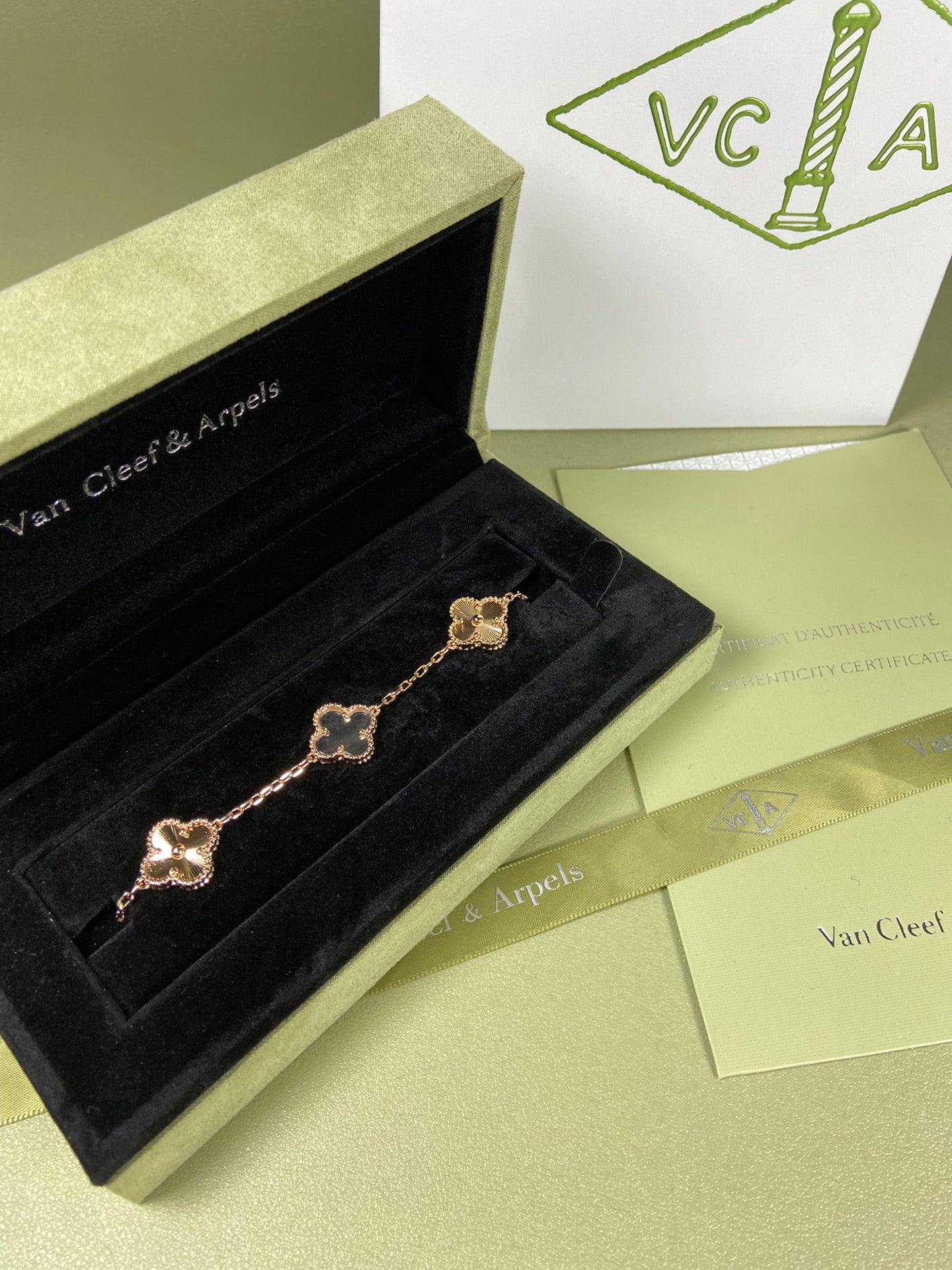 5XVA181K  Popular bracelets  5 flowers normal size1.5cm flower