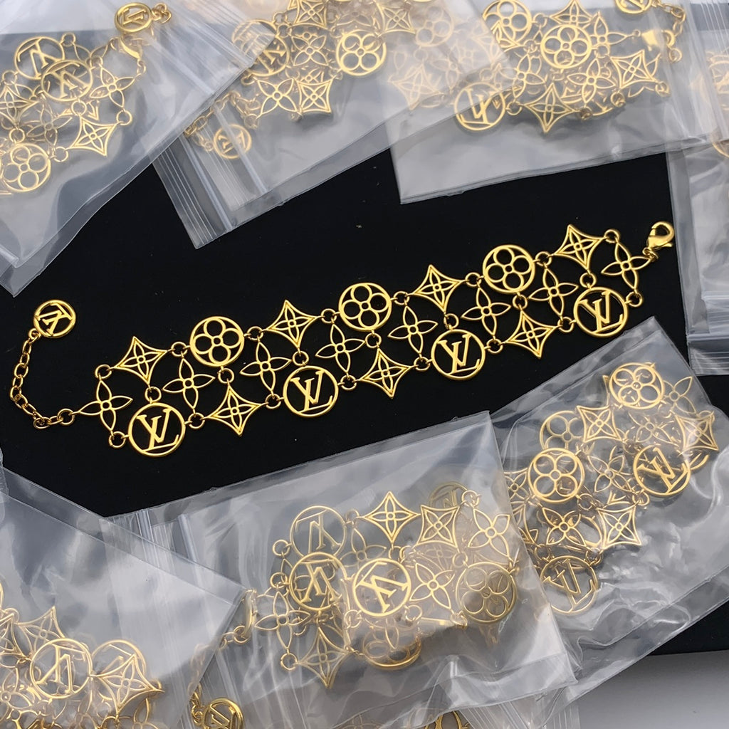 15QE37K  Popular Bracelets
