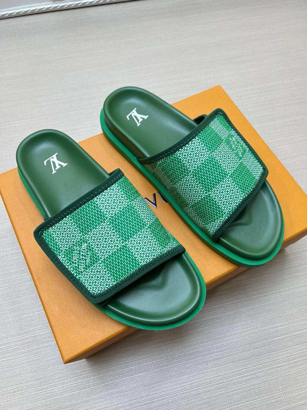 5LE208Z Popular Slippers