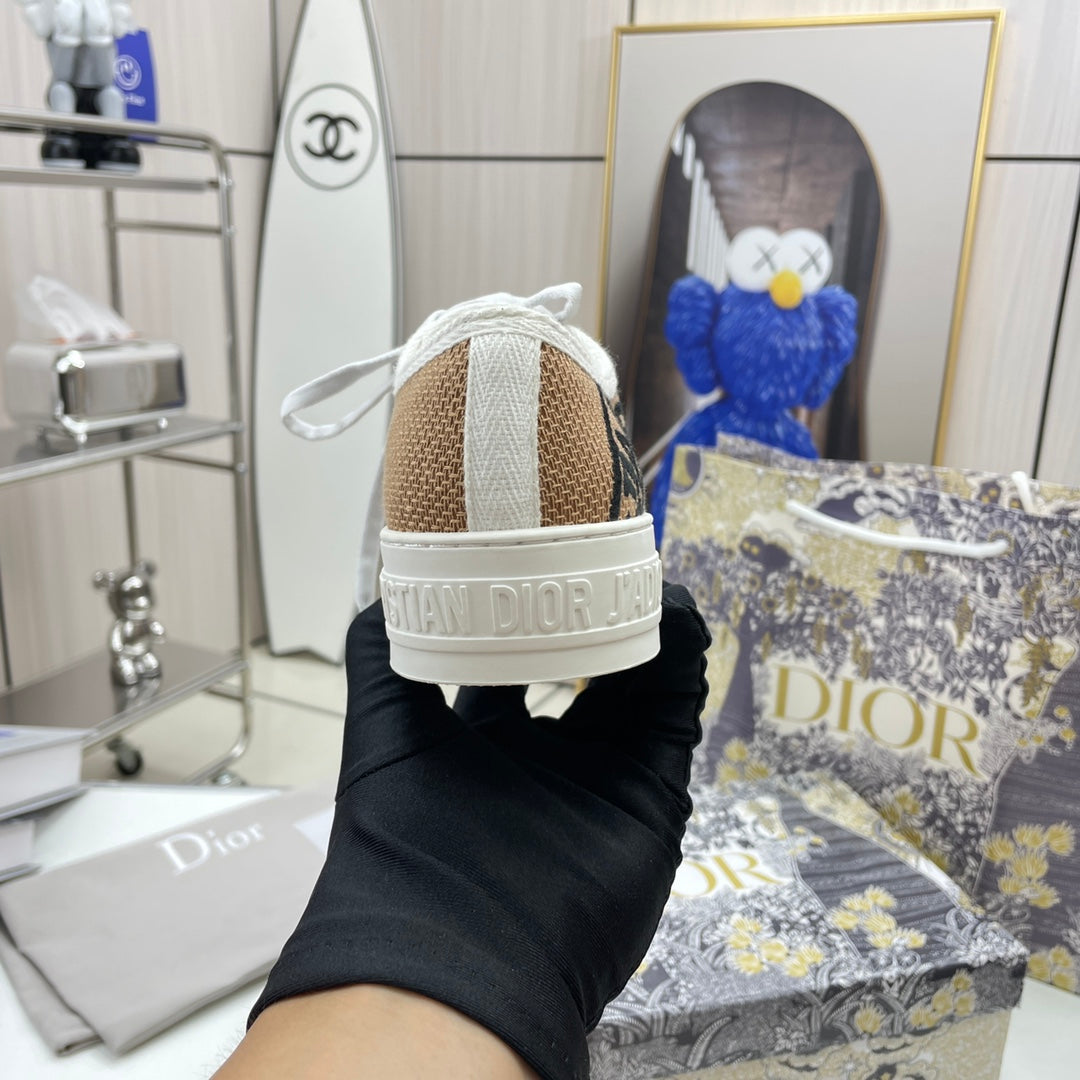 1XD66Z Popular shoes