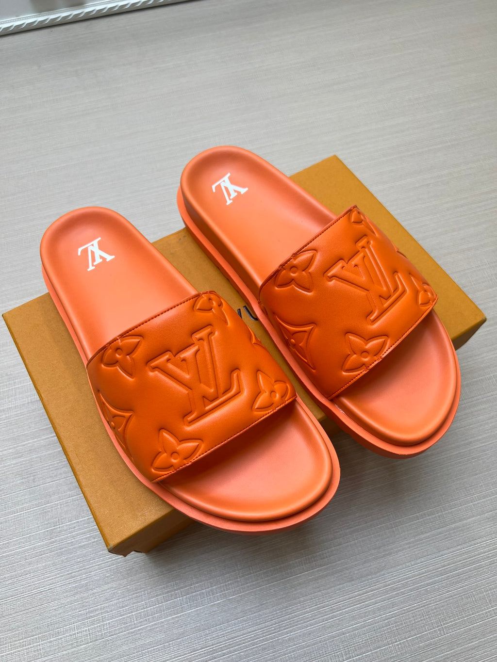 54E3Z Popular slippers