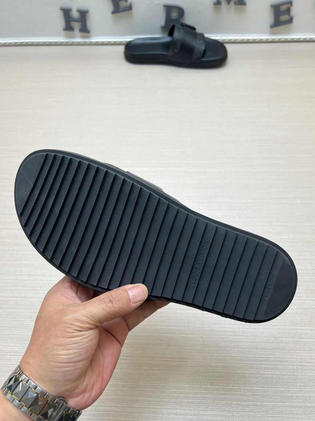 54E111Z Popular slippers