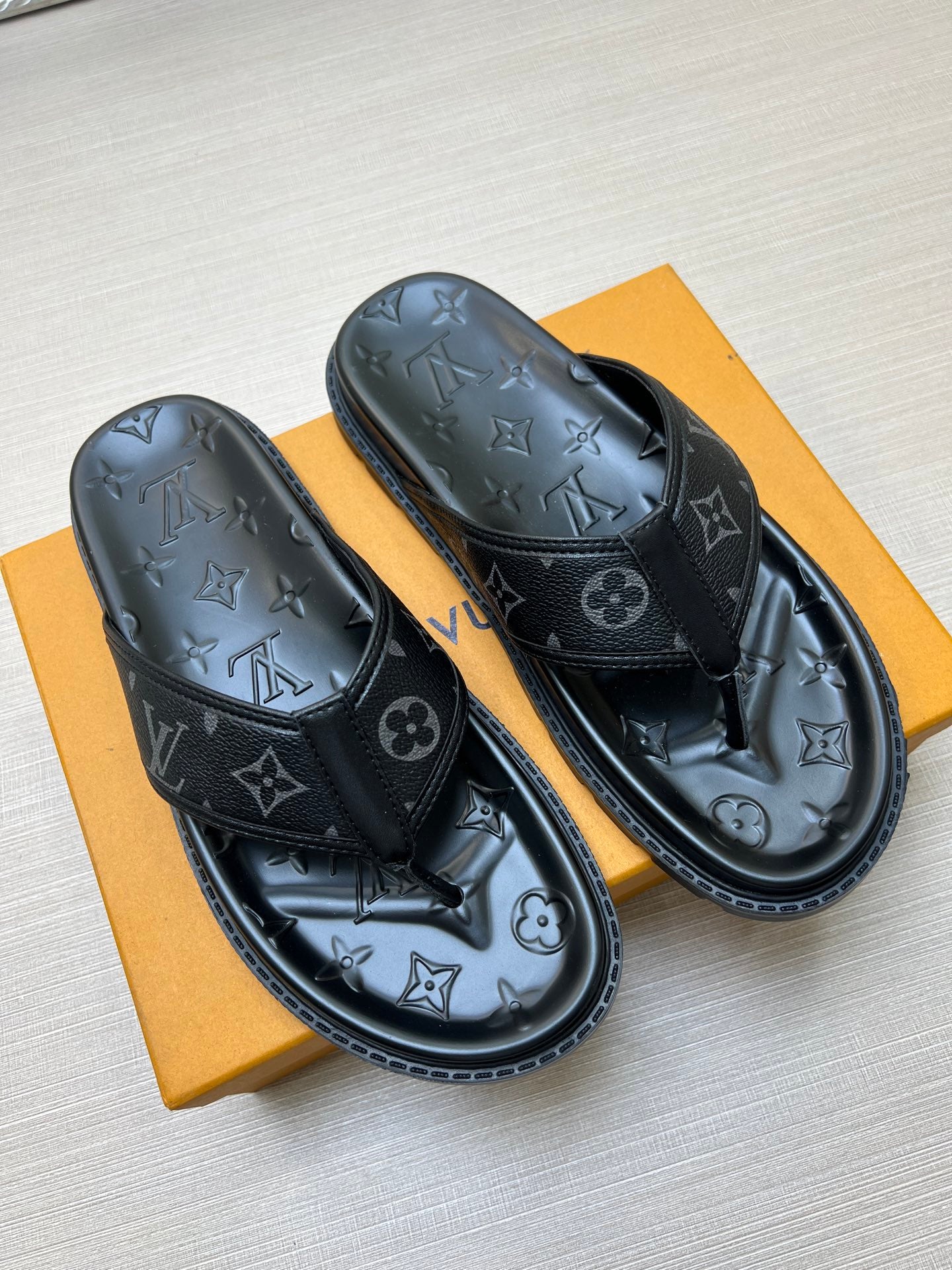535ZE303Z Popular Slippers