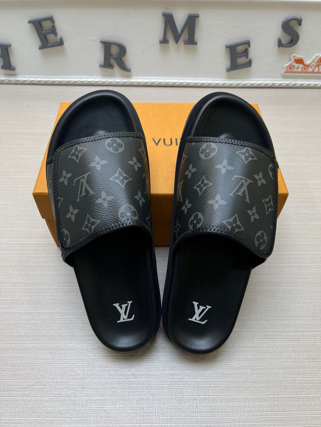 5WE245Z Popular Slippers