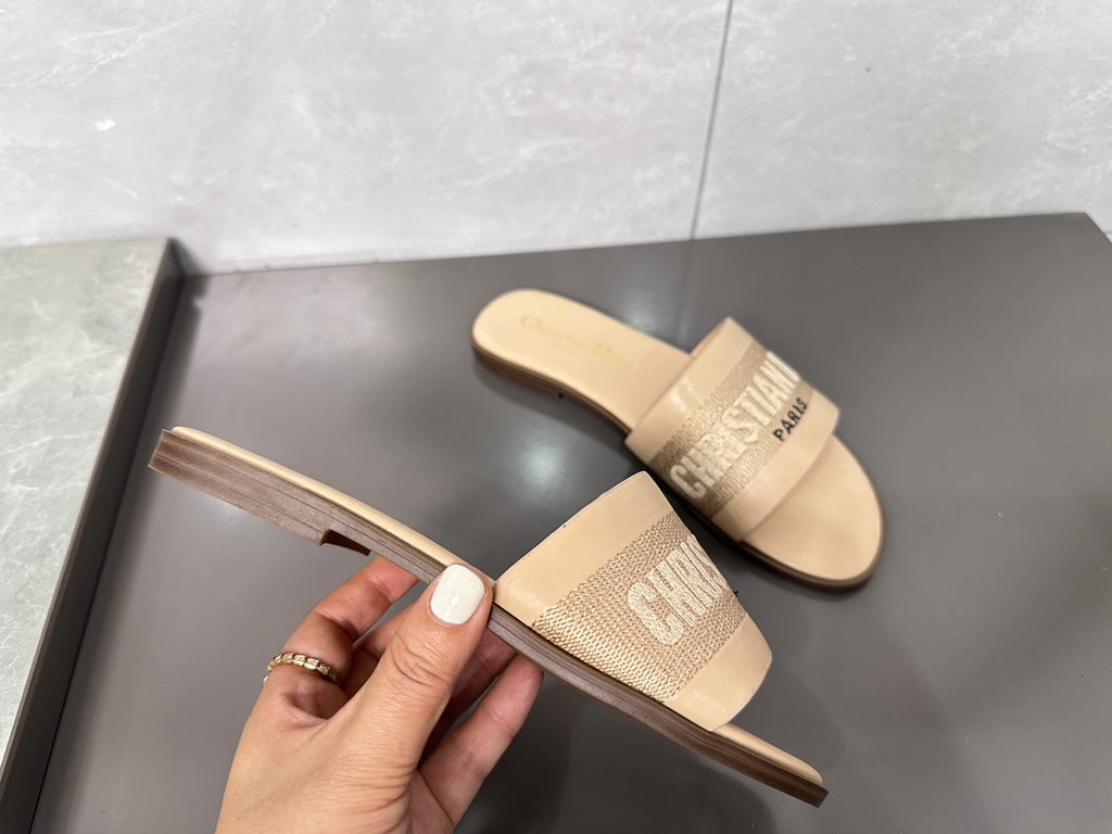 14D32Z Popular slippers