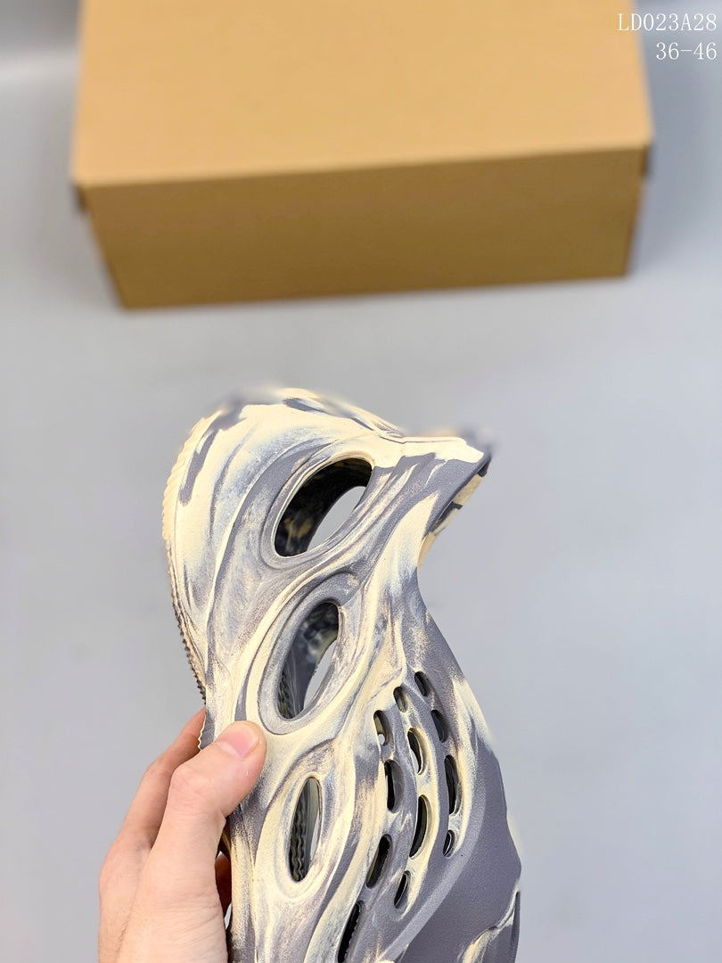 4A85Z  Popular shoes