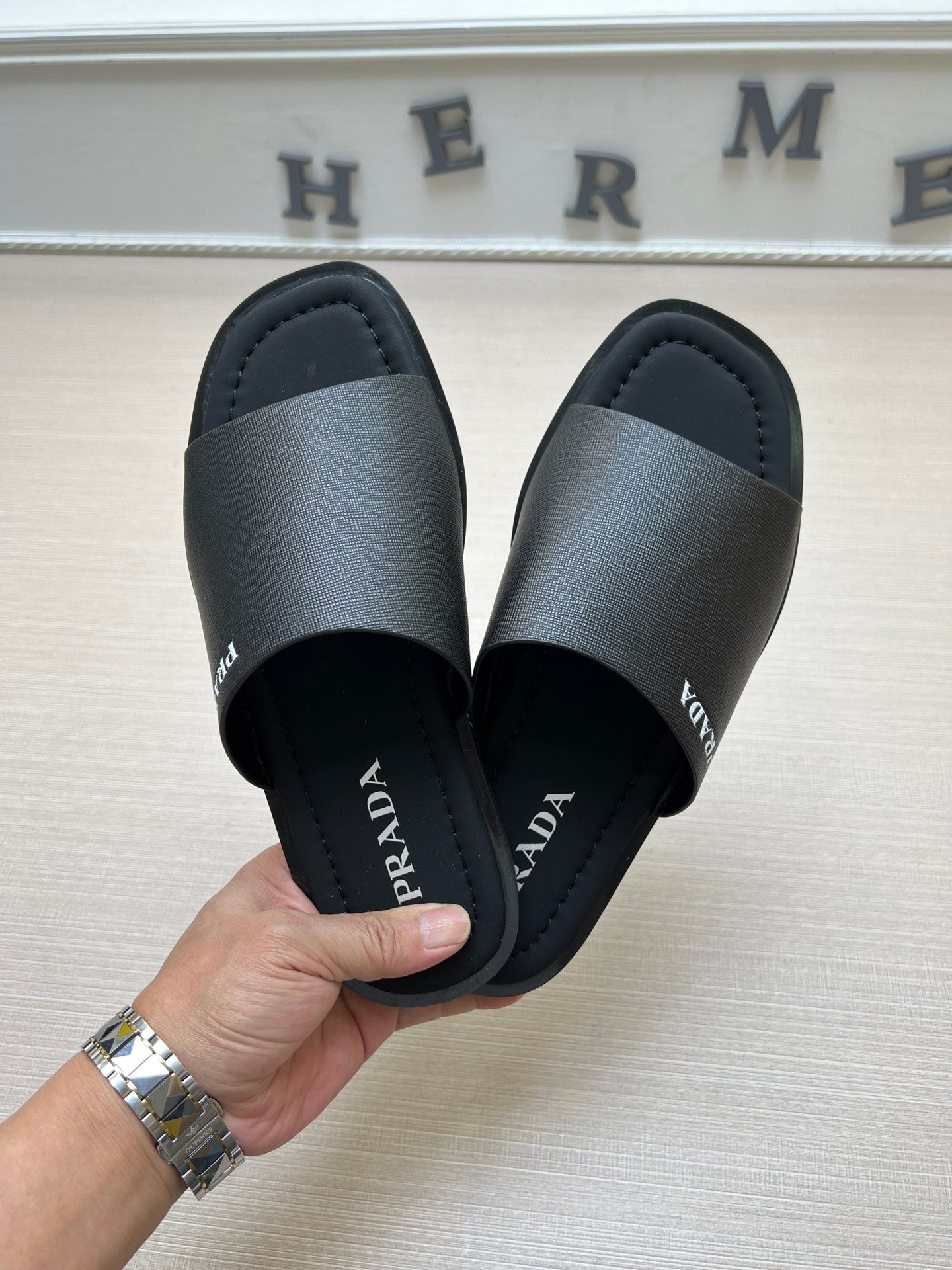 54PD72Z Popular slippers