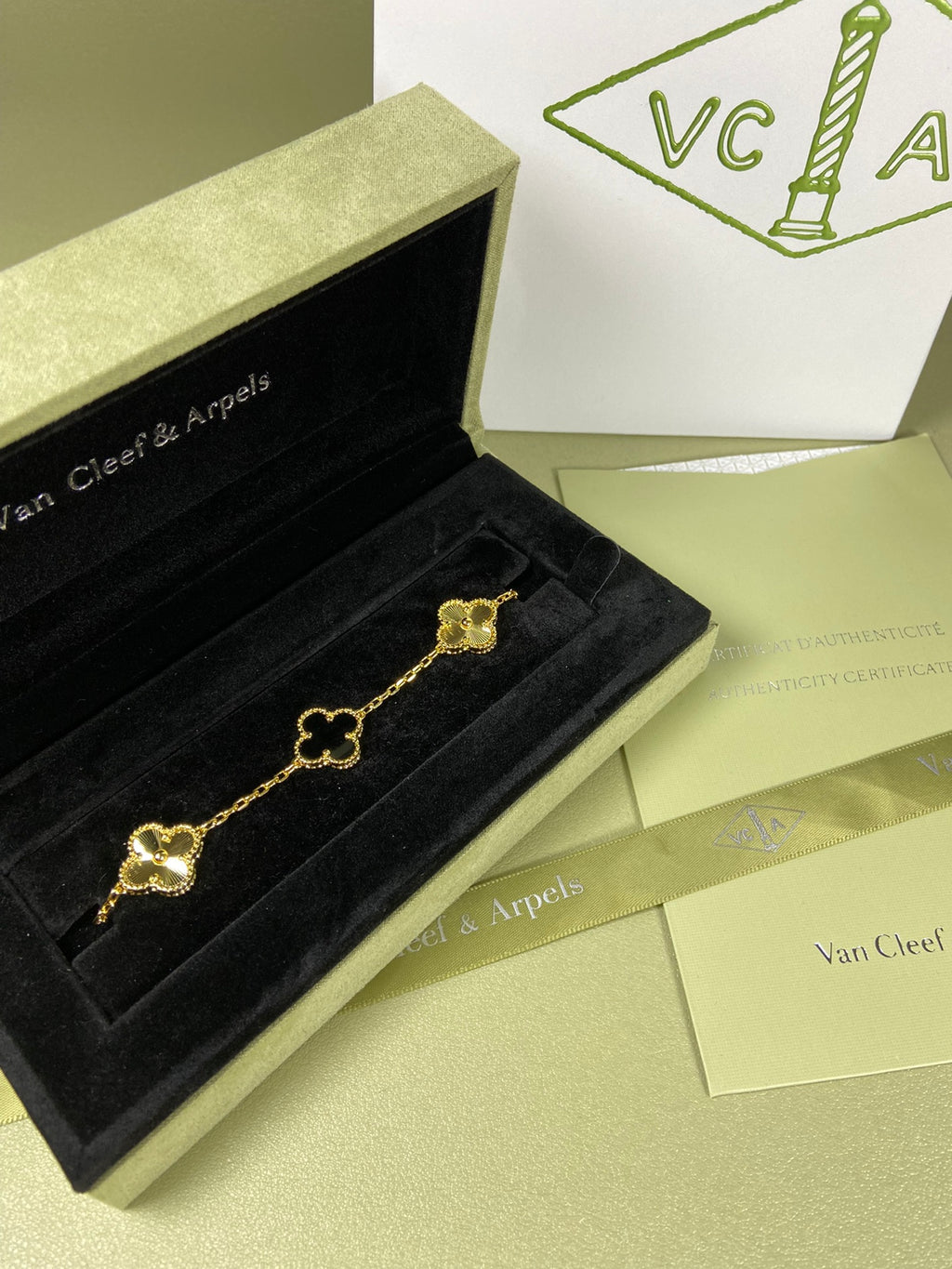 5XVA181K  Popular bracelets  5 flowers normal size1.5cm flower