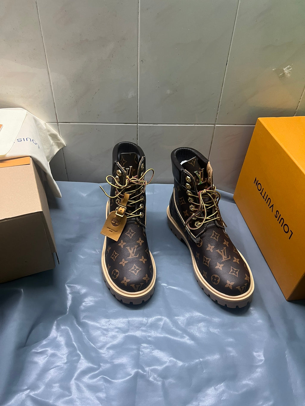 2105QE382Z Popular high-quality leather Boots