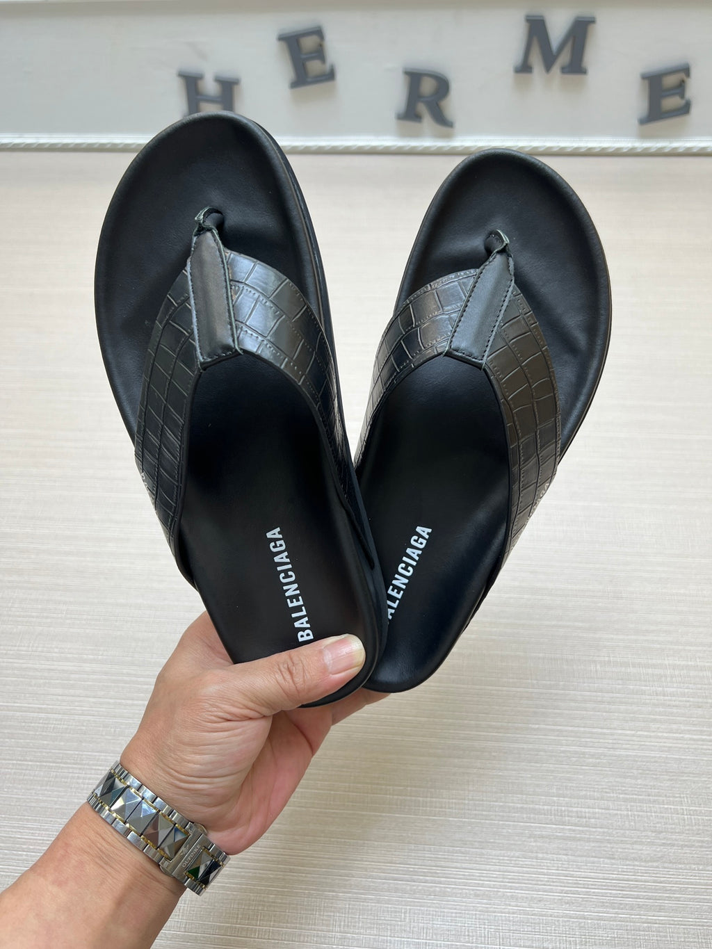 54J98Z Popular slippers