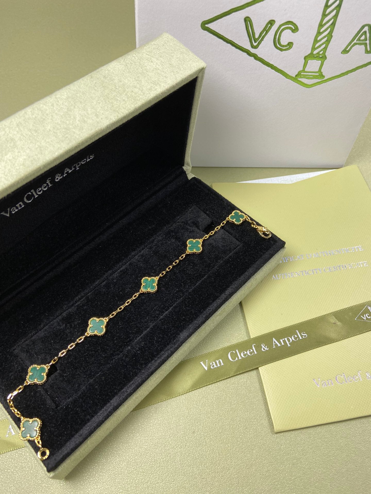 5XVA183K  Popular bracelets 6 flowers mini size 0.9cm flower