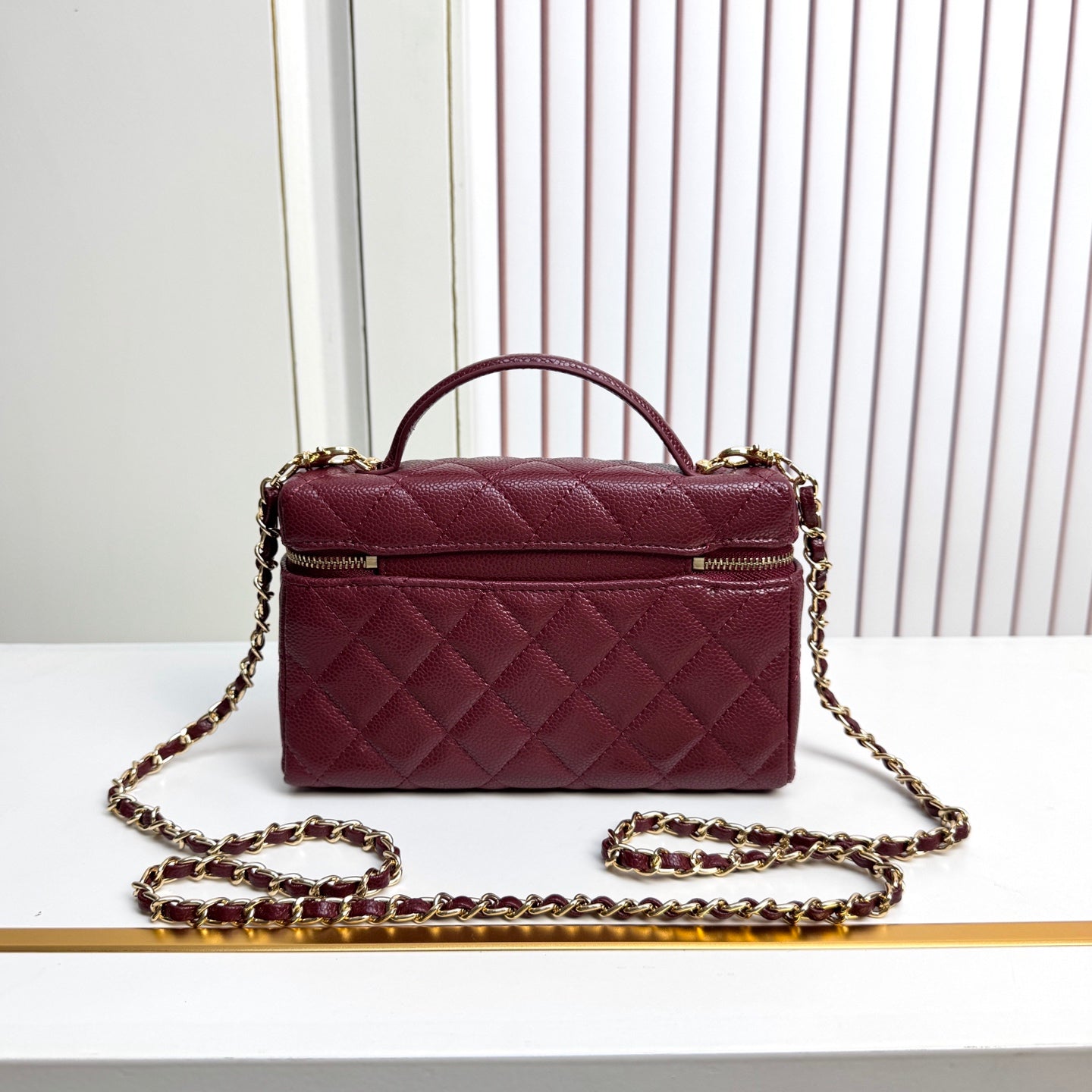B1X66C19  Popular leather bag