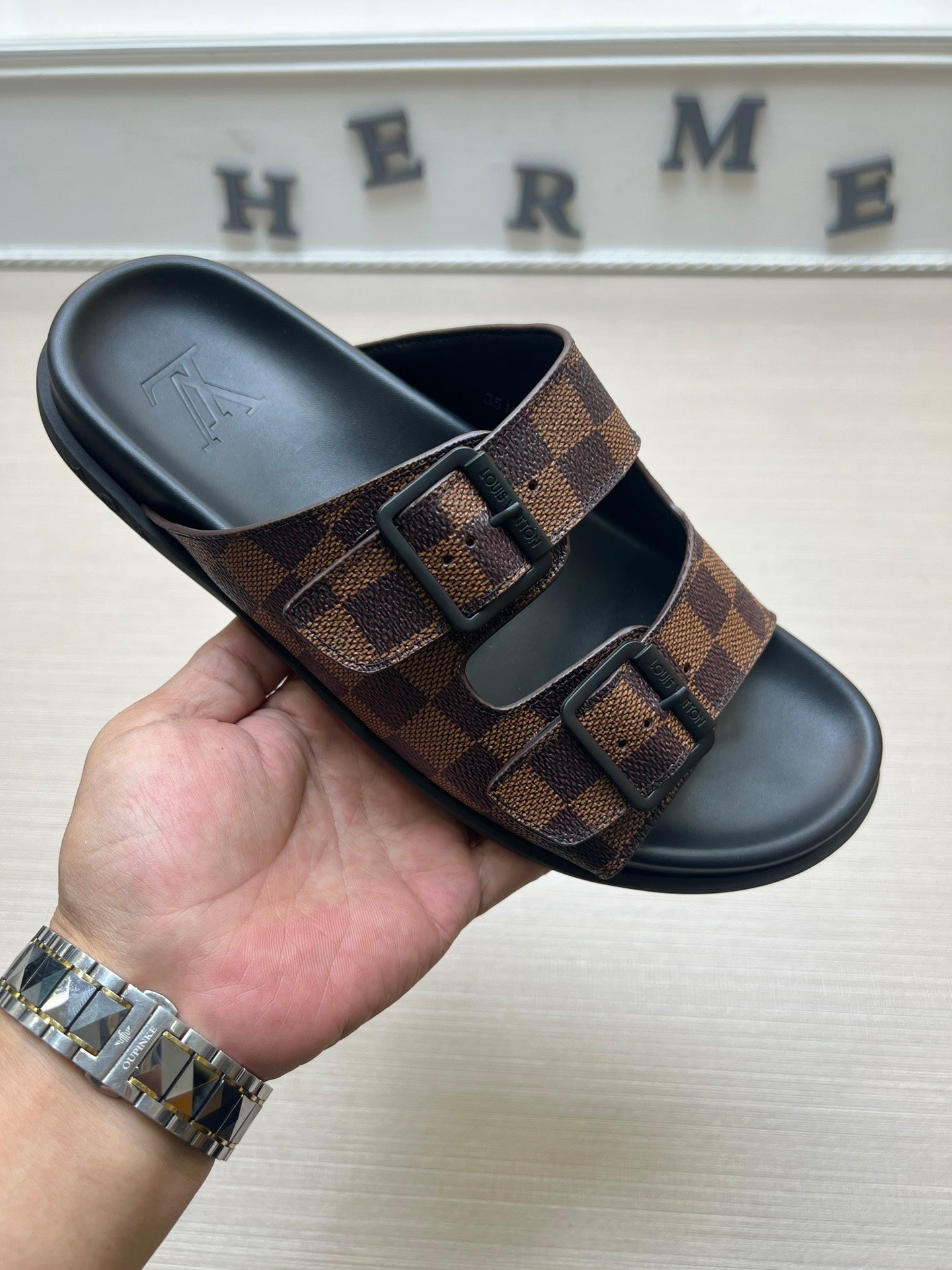 54E60Z Popular slippers