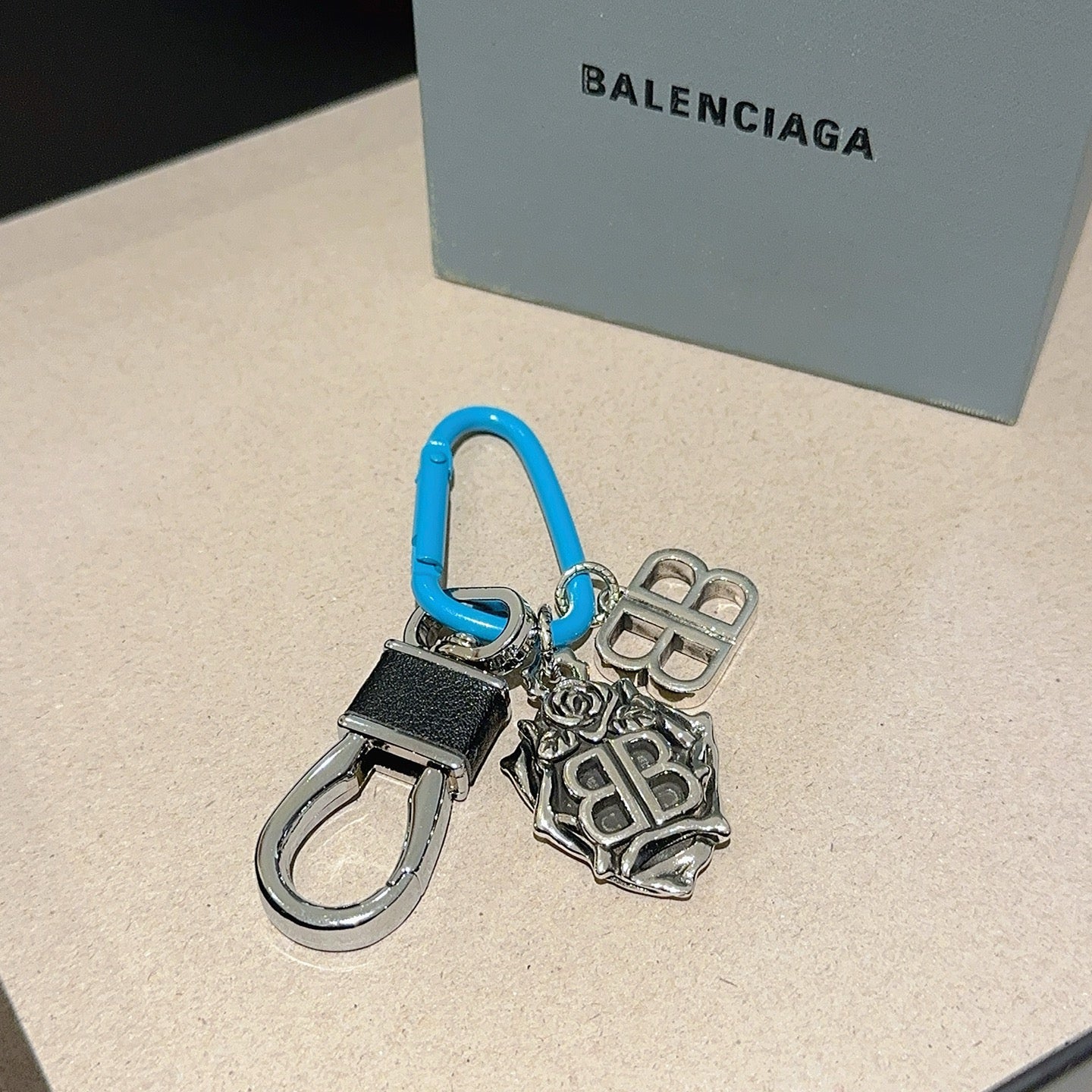 35ZJ73A Popular bag 's charms accessories