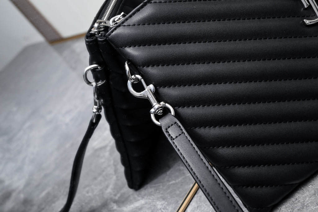 B1X56SL28 Popular leather bag