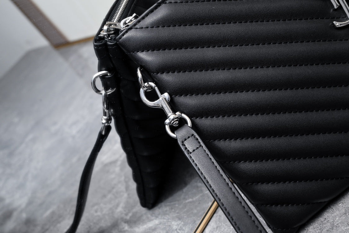 B1X56SL28 Popular leather bag