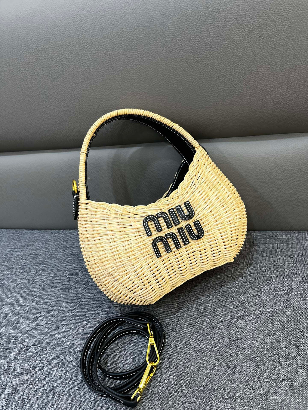B1P46A119 Popular woven bag