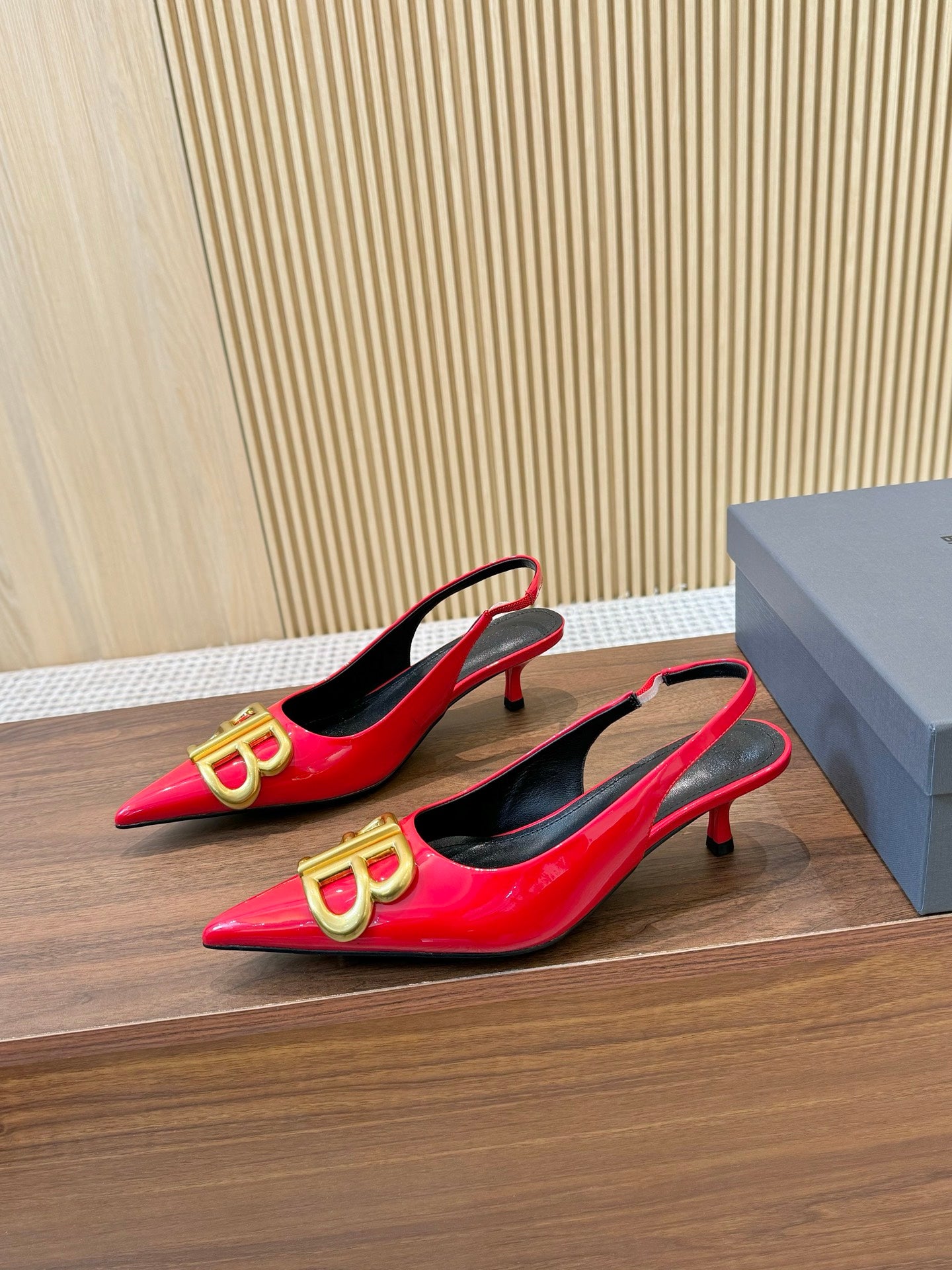 255QJ45Z Popular  leather High heels