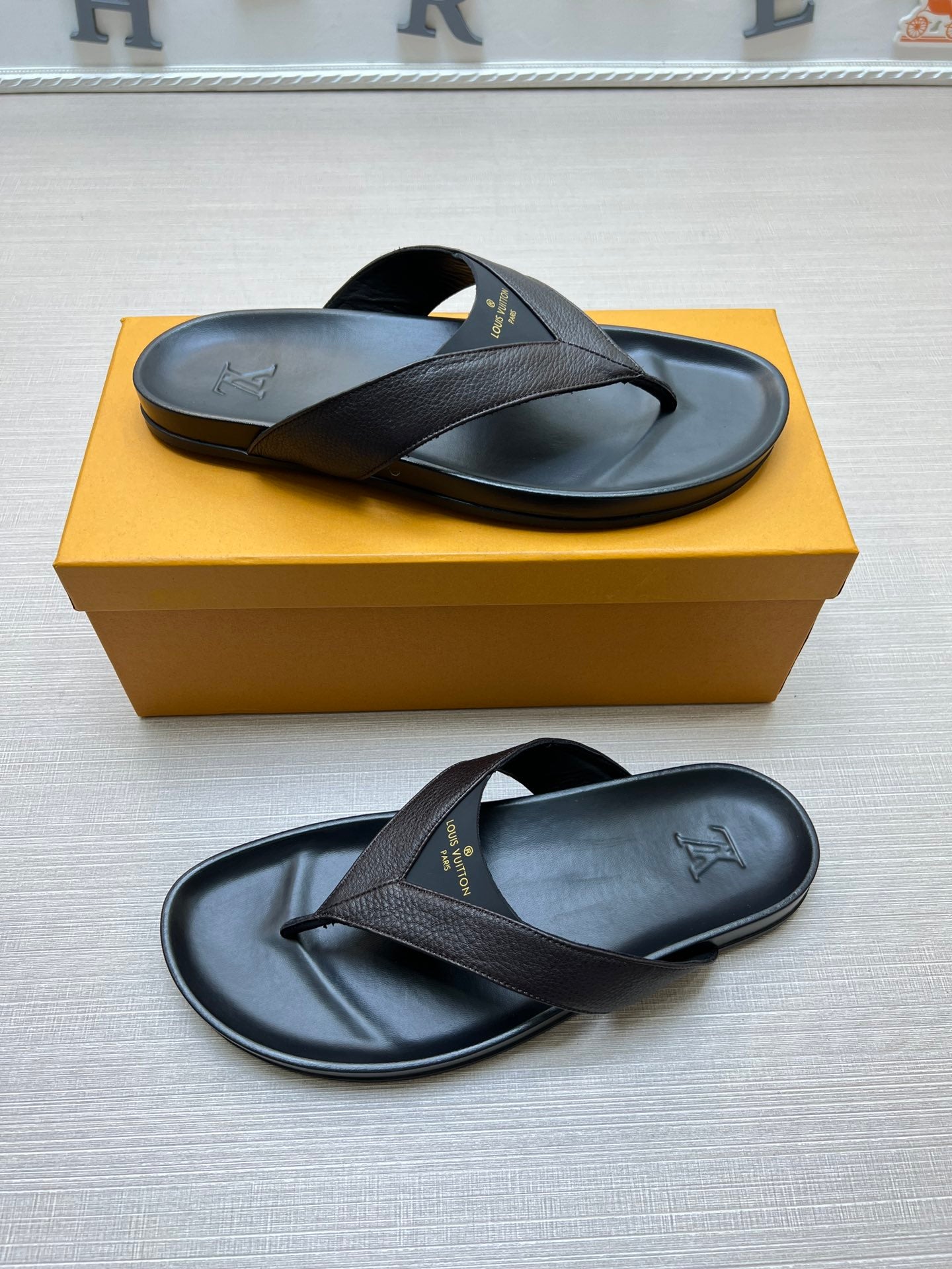 54E85Z Popular slippers
