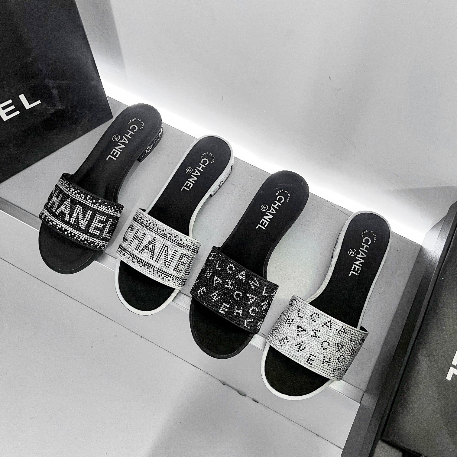 14C57Z Popular sandals