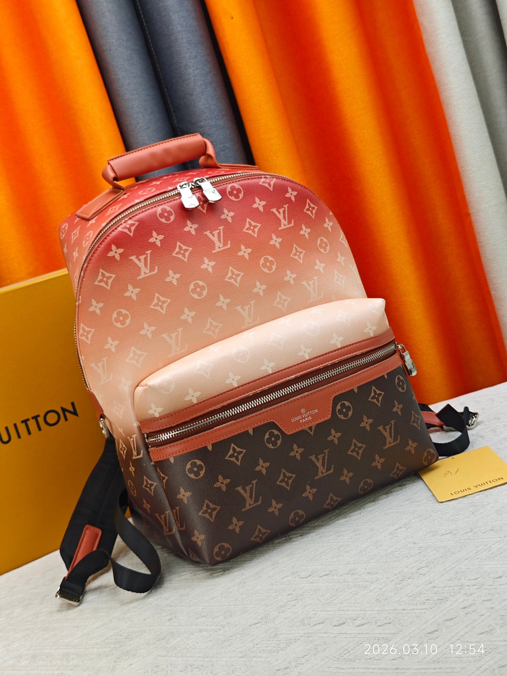 136PE18B Popular leather bag