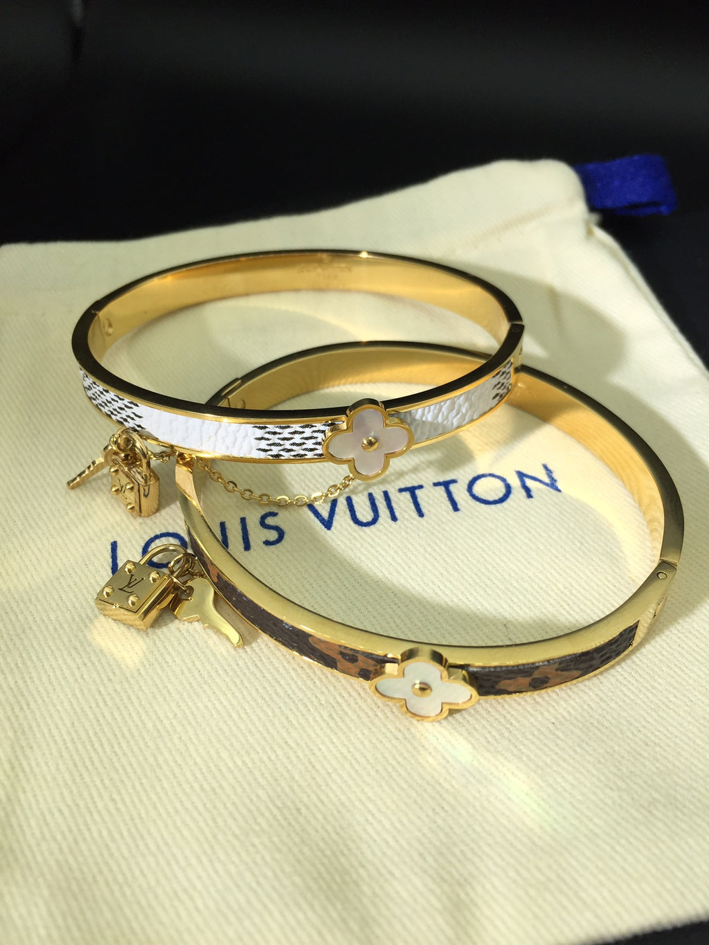 55QE103K  Popular Bracelets