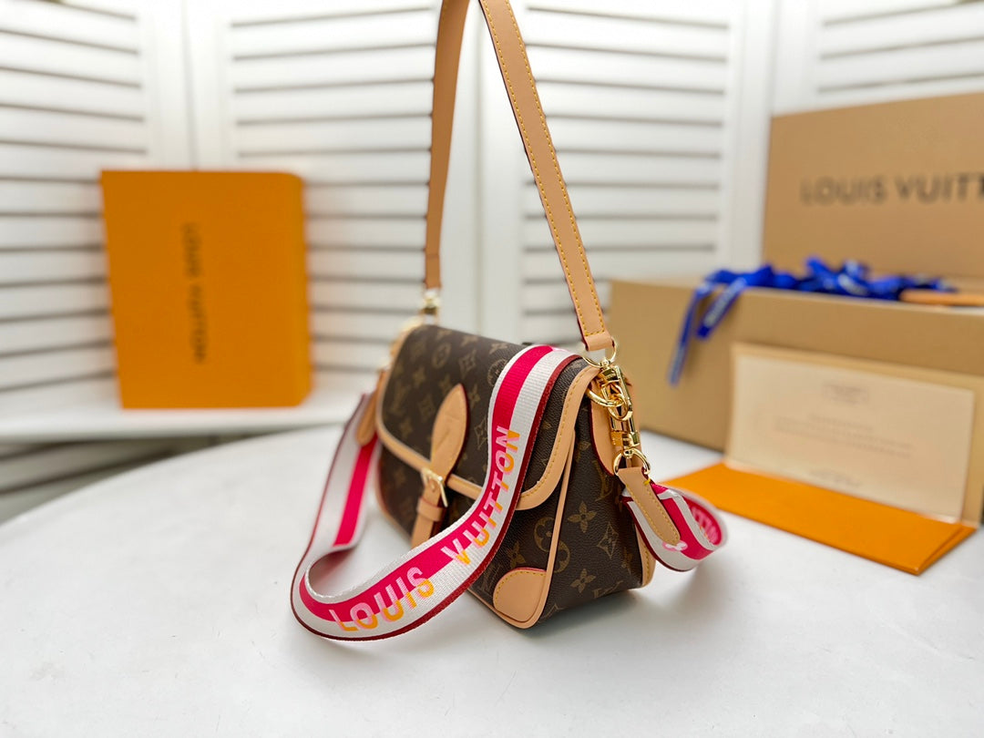 2XE028B Popular leather bag 