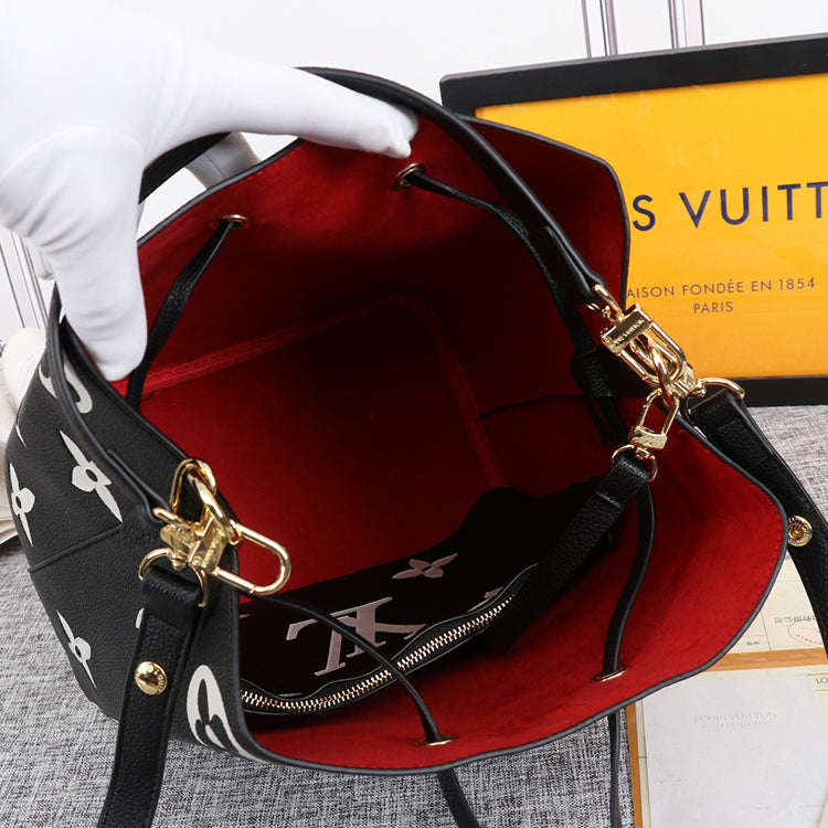 2E04B Popular leather bag 