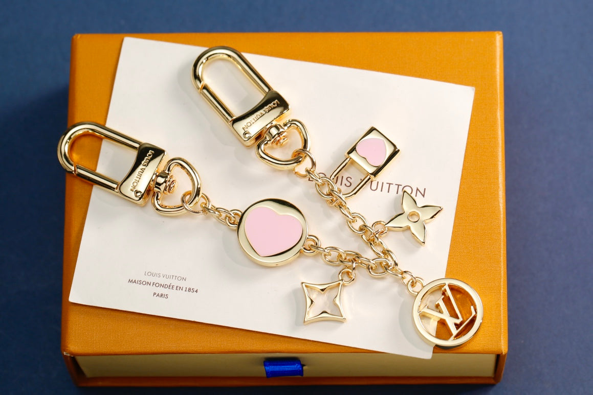 35QE17A Popular bag 's charms accessories