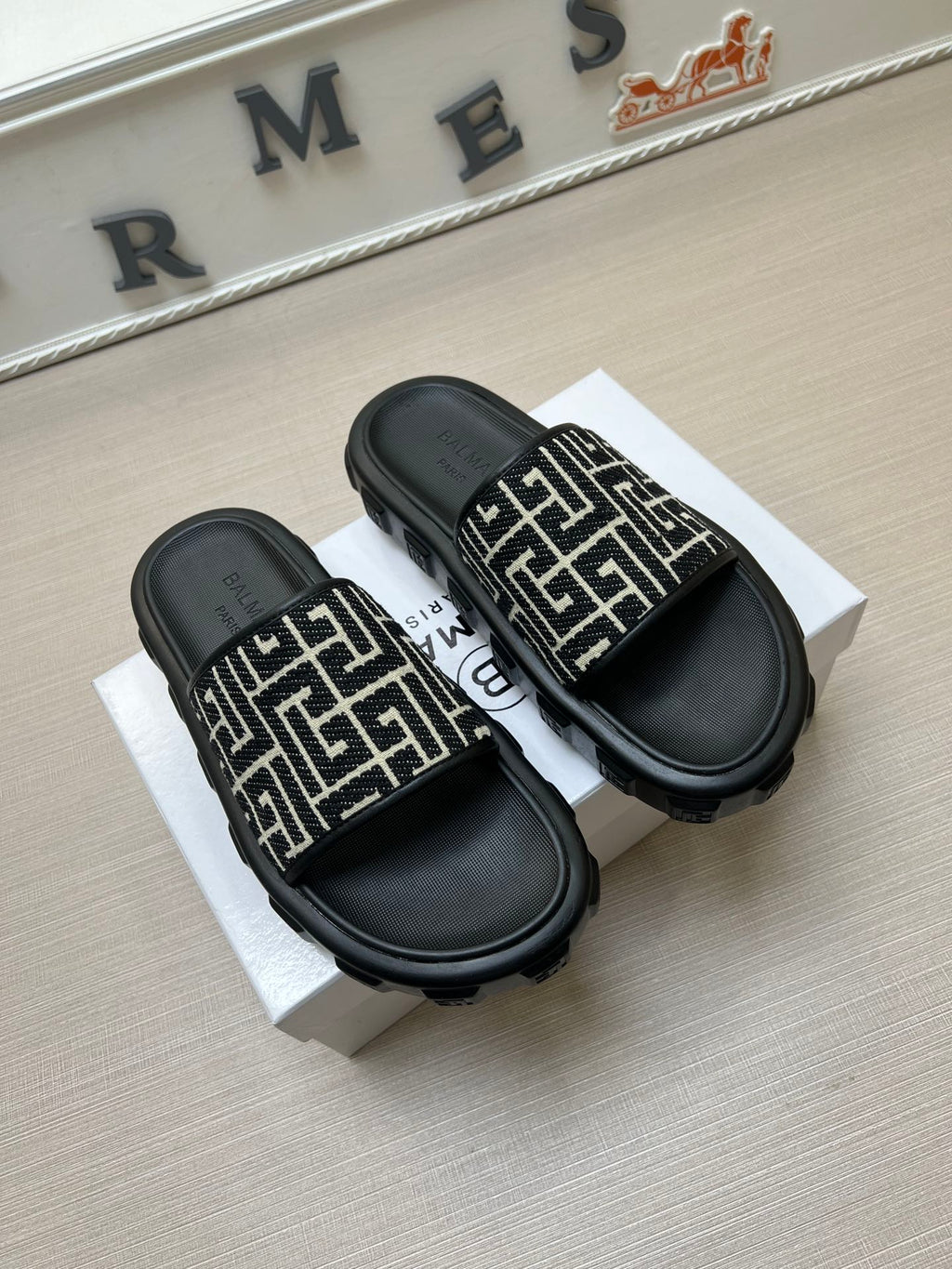 54A110Z Popular slippers