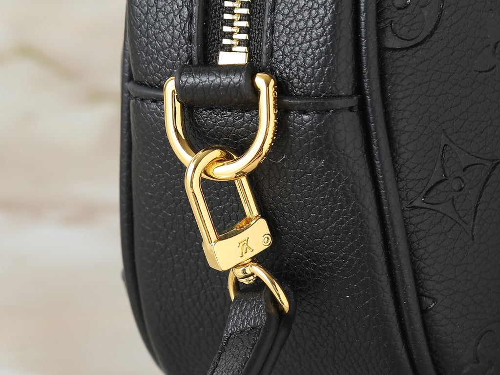 15RE147B Popular leather bag