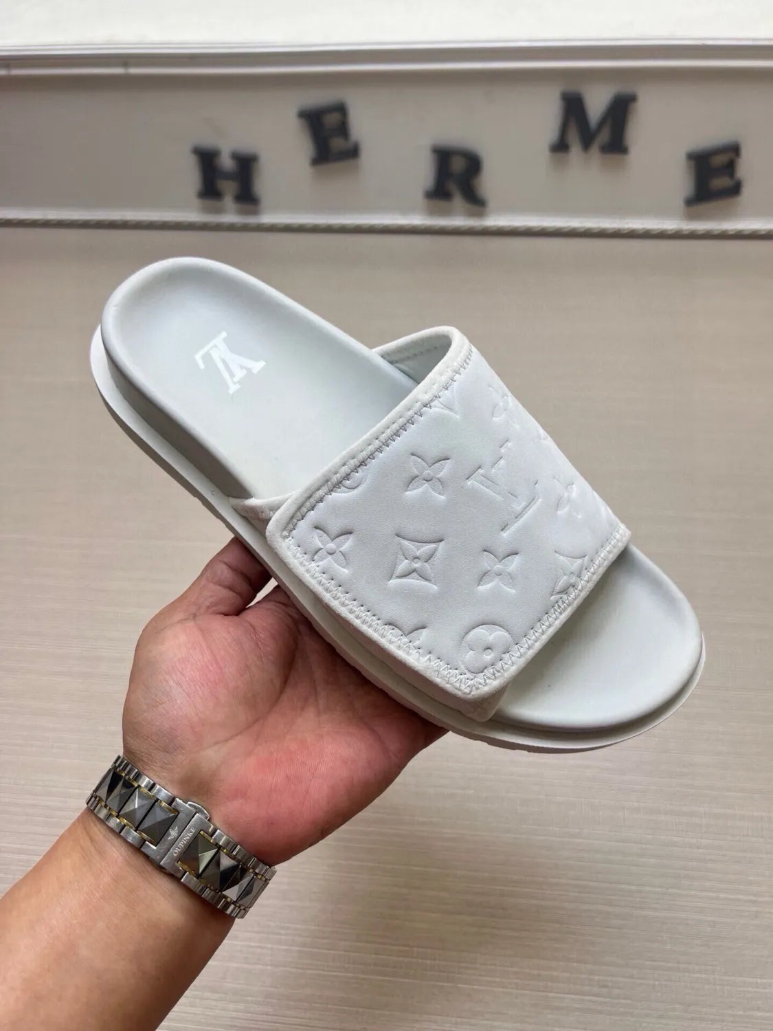 5LE210Z Popular Slippers