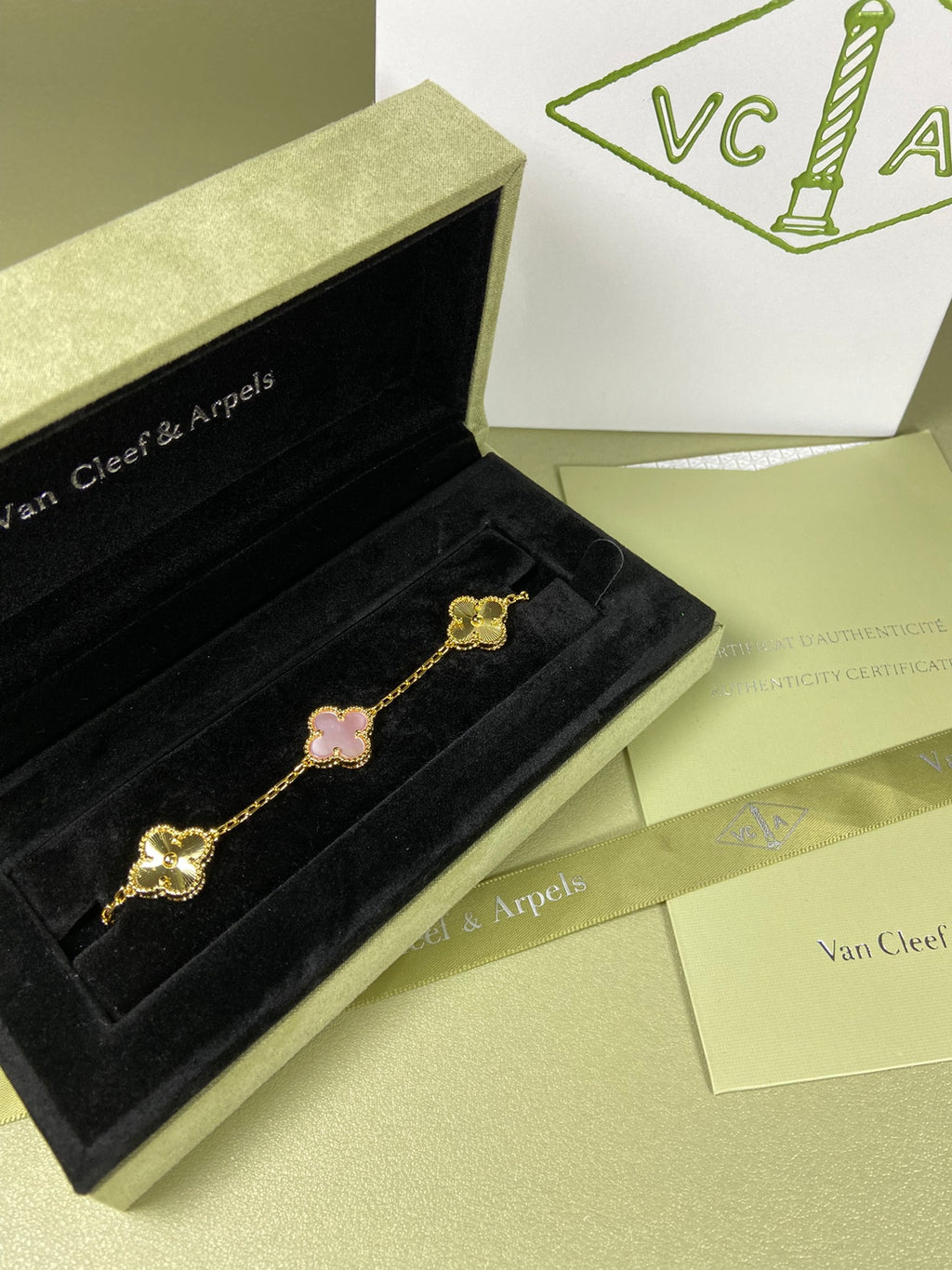 5XVA181K  Popular bracelets  5 flowers normal size1.5cm flower