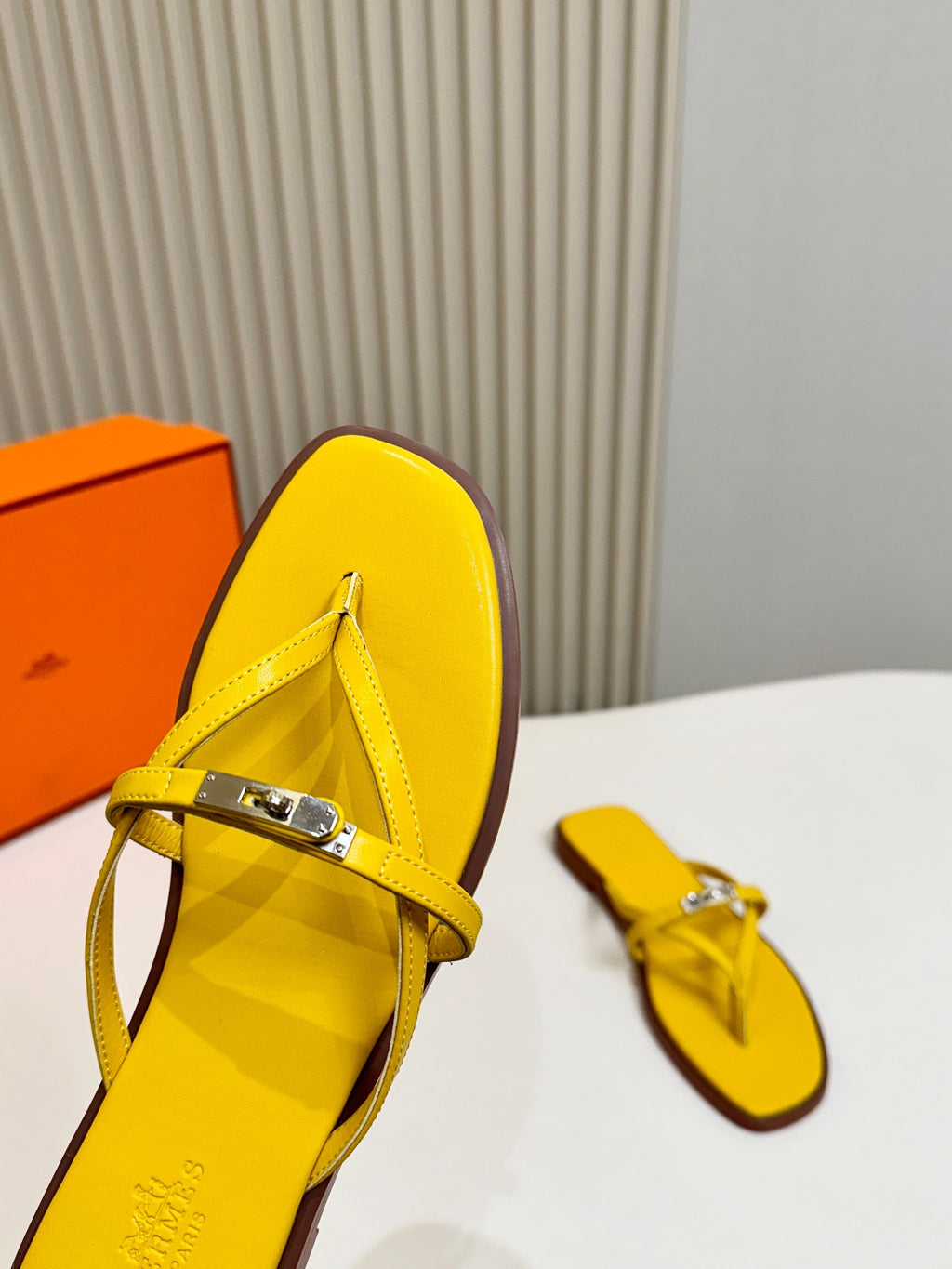 Z2X66H8 Popular high-quality leather Shoes