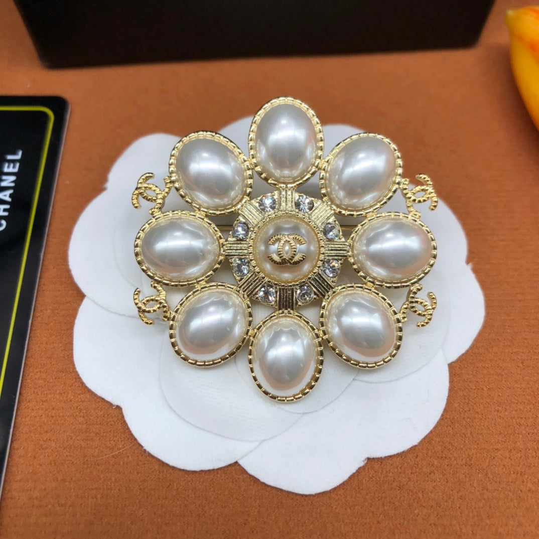 14C852X   Popular Brooch