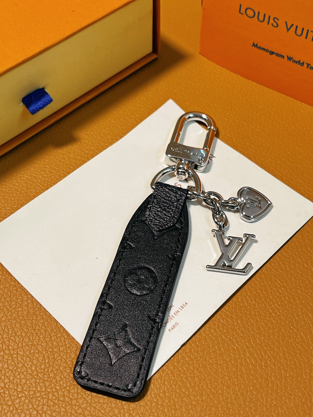 35QE8A Popular bag 's charms accessories