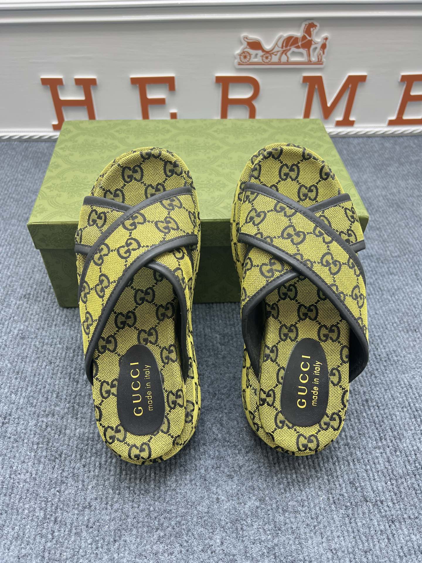 5YB69Z Popular Slippers