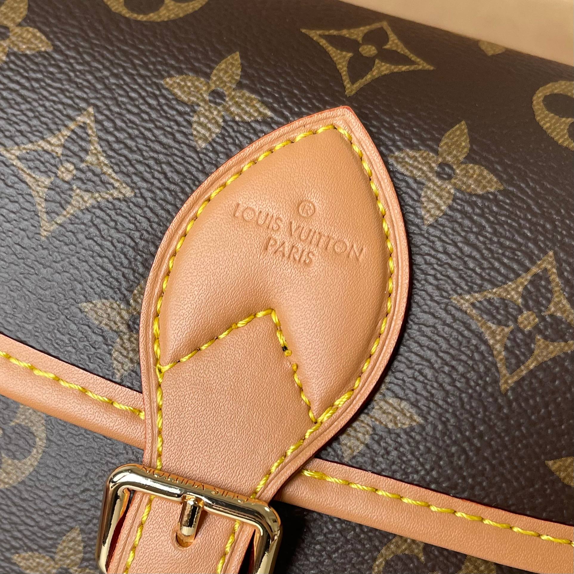 136PE40B Popular leather bag
